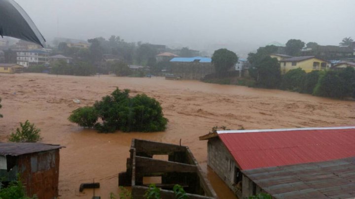  سيراليون : مئات القتلى جراء فيضانات أدت إلى إنهيار طيني